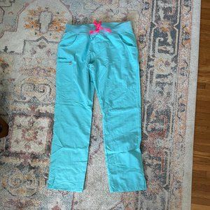 Figs Kade Cargo Scrub Pant in Aqua, Size Medium Tall
